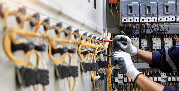 Professional Lighting Installation technician working in Kalamazoo County County, MI
